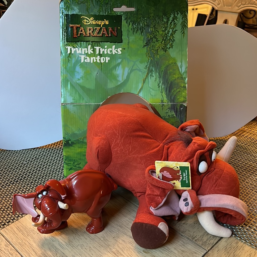 LAST CHANCE Vintage NWT! DisneyTarzan Trunk Tricks Tantor”stuff elephant& figure
